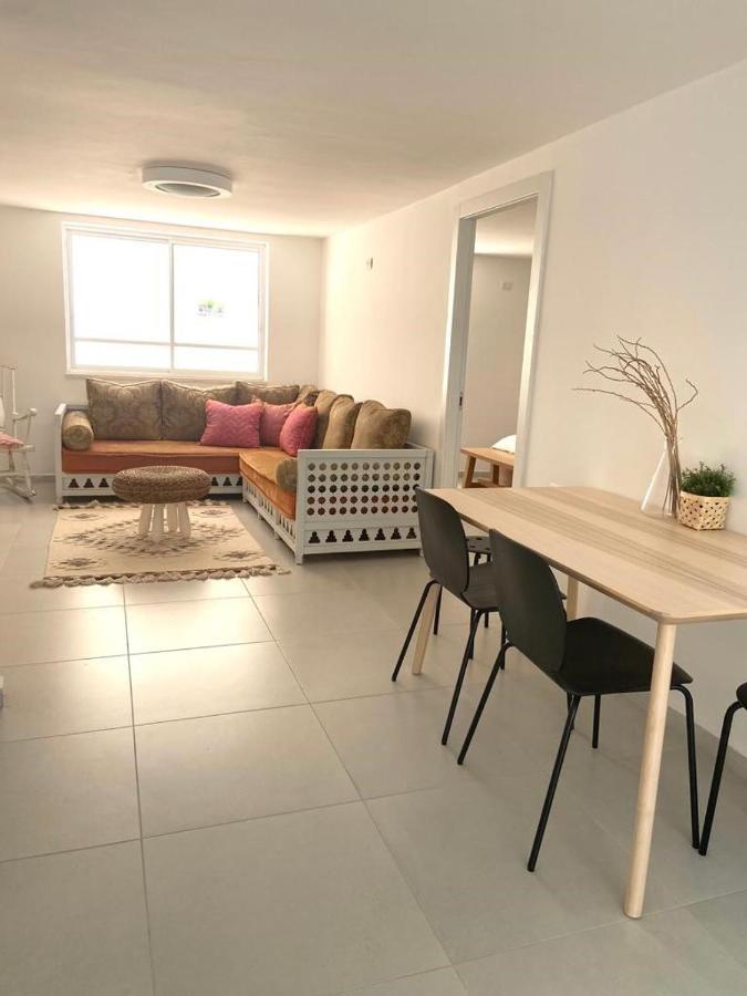 אירוח השקד - 10דק' משדה התעופה Giv'at Koach Exterior foto
